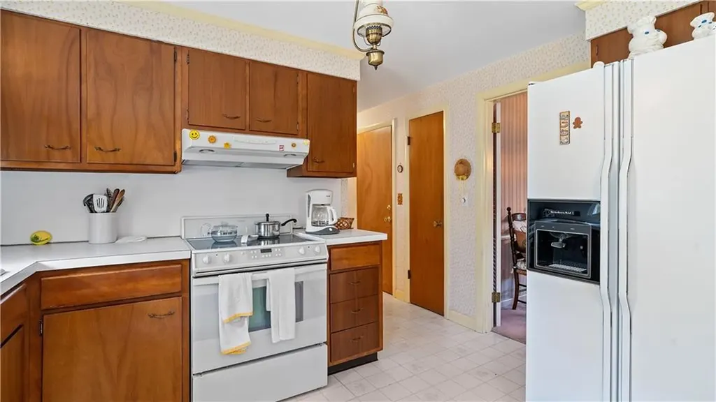 32 Short Road North Kingstown RI 02852