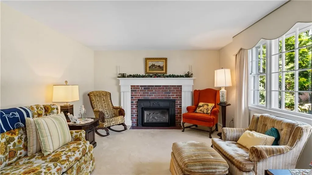 32 Short Road North Kingstown RI 02852