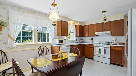 32 Short Road North Kingstown RI 02852
