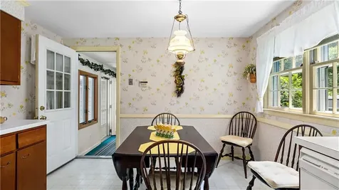 32 Short Road North Kingstown RI 02852