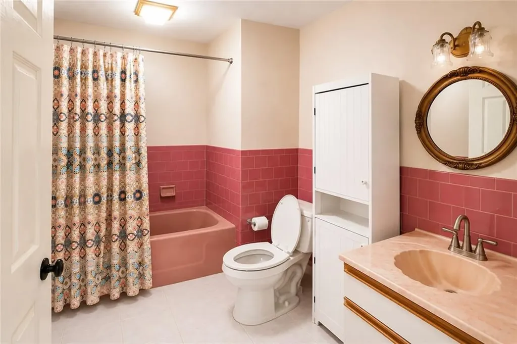 3 Meadow Circle Barrington RI 02806