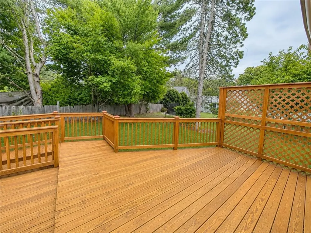 3 Meadow Circle Barrington RI 02806