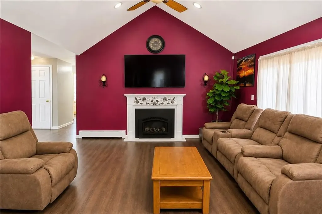 3 Meadow Circle Barrington RI 02806