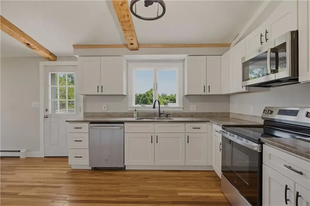 49 Dexter Street Portsmouth RI 02871