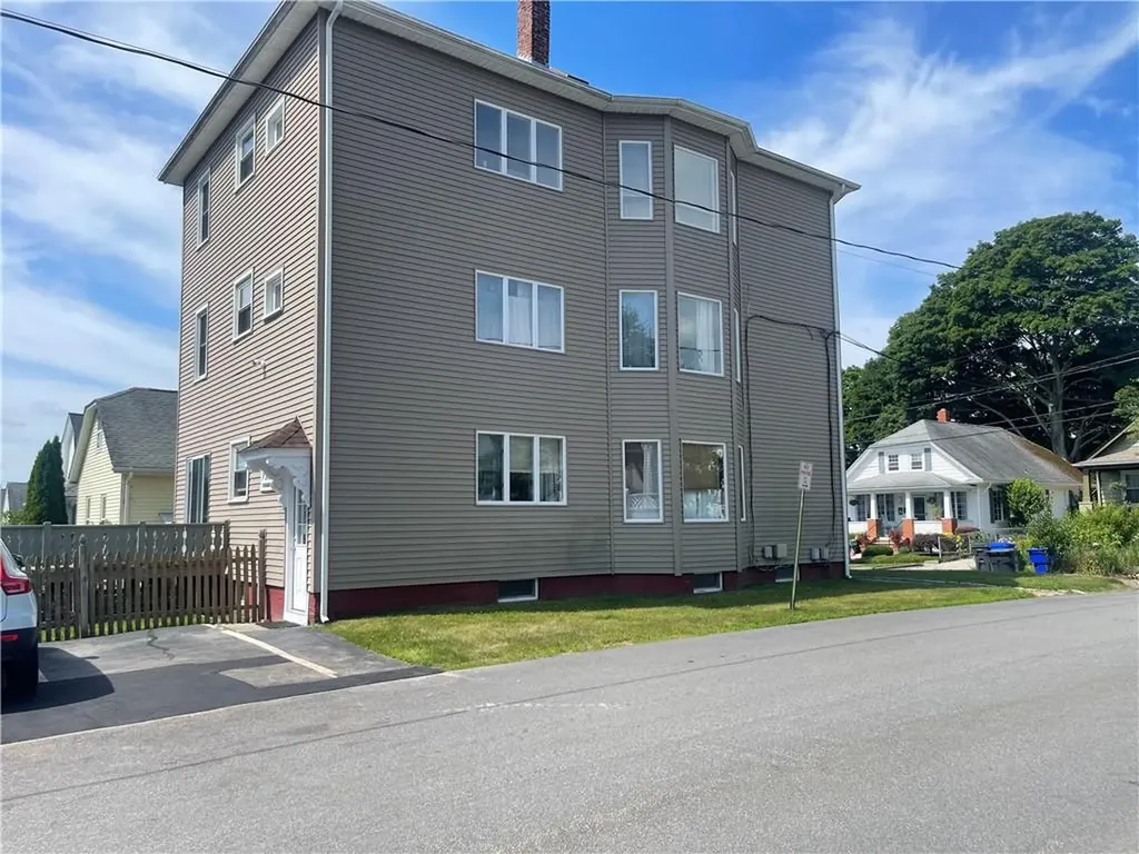 22 Sheffield Avenue North Providence RI 02911
