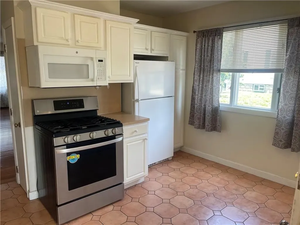 22 Sheffield Avenue North Providence RI 02911