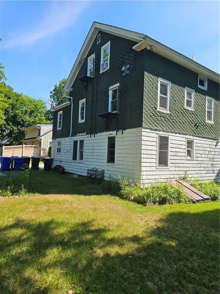 8 10 Snells Court West Warwick RI 02893