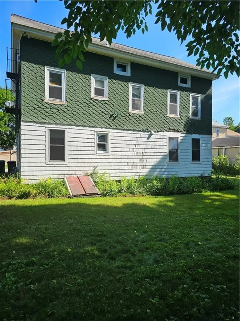 8 10 Snells Court West Warwick RI 02893