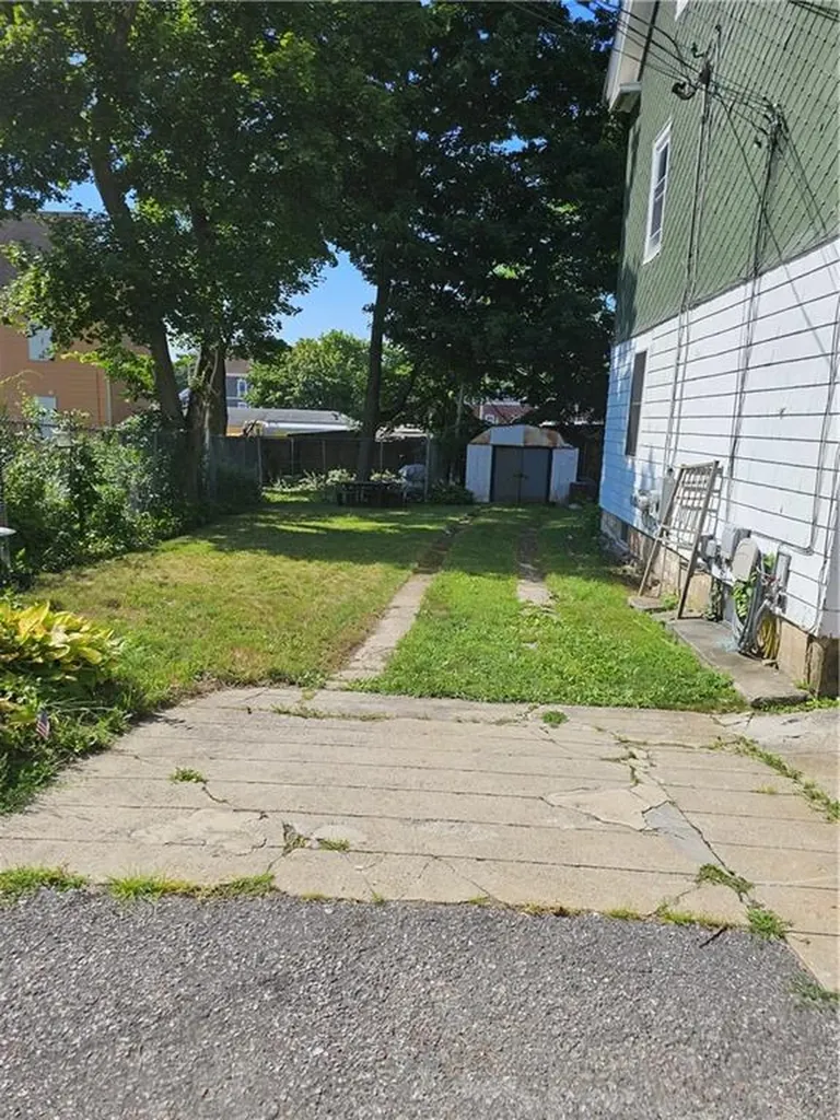 8 10 Snells Court West Warwick RI 02893