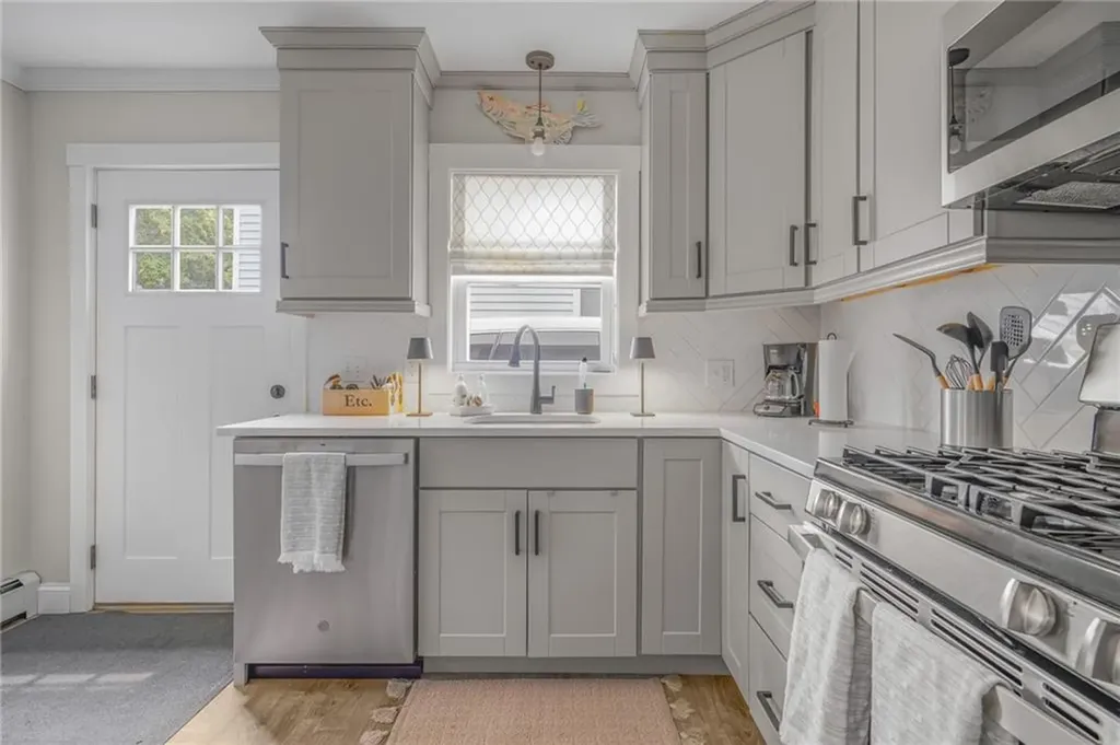 381 Wood Street Bristol RI 02809