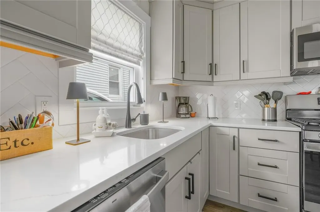 381 Wood Street Bristol RI 02809