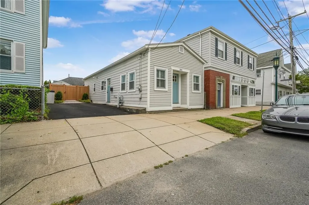 381 Wood Street Bristol RI 02809