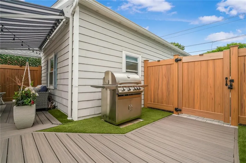 381 Wood Street Bristol RI 02809