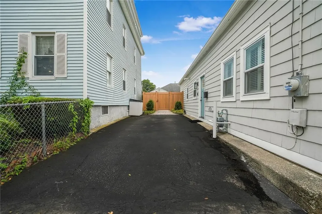381 Wood Street Bristol RI 02809