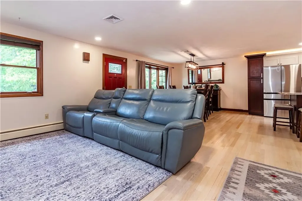 41 Mount View Avenue North Kingstown RI 02852
