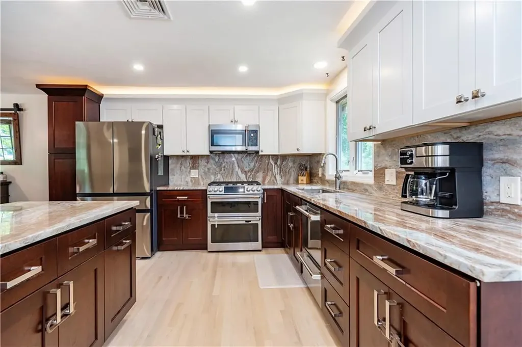41 Mount View Avenue North Kingstown RI 02852