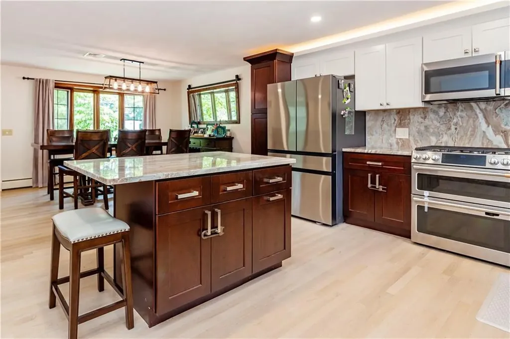 41 Mount View Avenue North Kingstown RI 02852