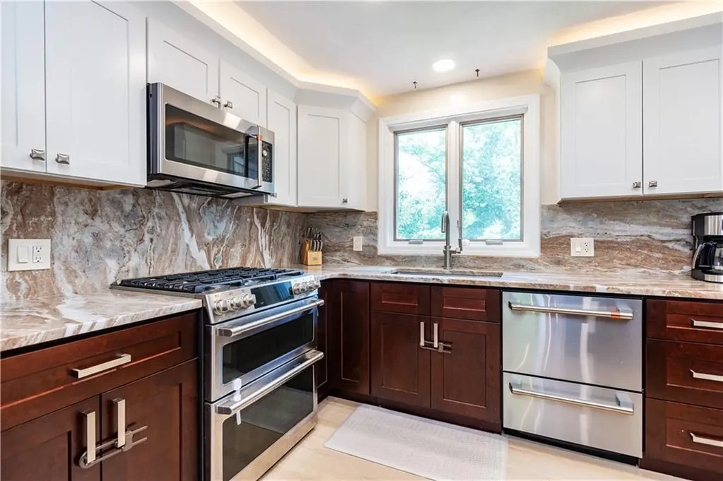 41 Mount View Avenue North Kingstown RI 02852