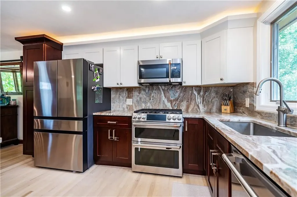 41 Mount View Avenue North Kingstown RI 02852