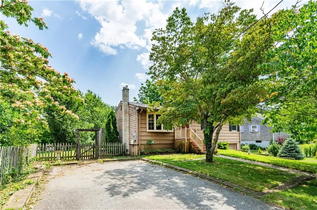 41 Mount View Avenue North Kingstown RI 02852