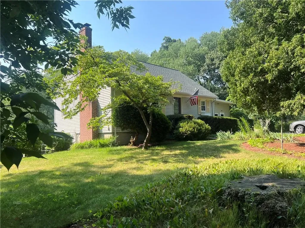 48 Colvintown Road Coventry RI 02816