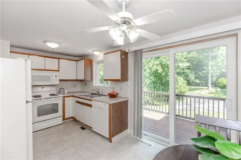 351 New London Avenue Warwick RI 02886