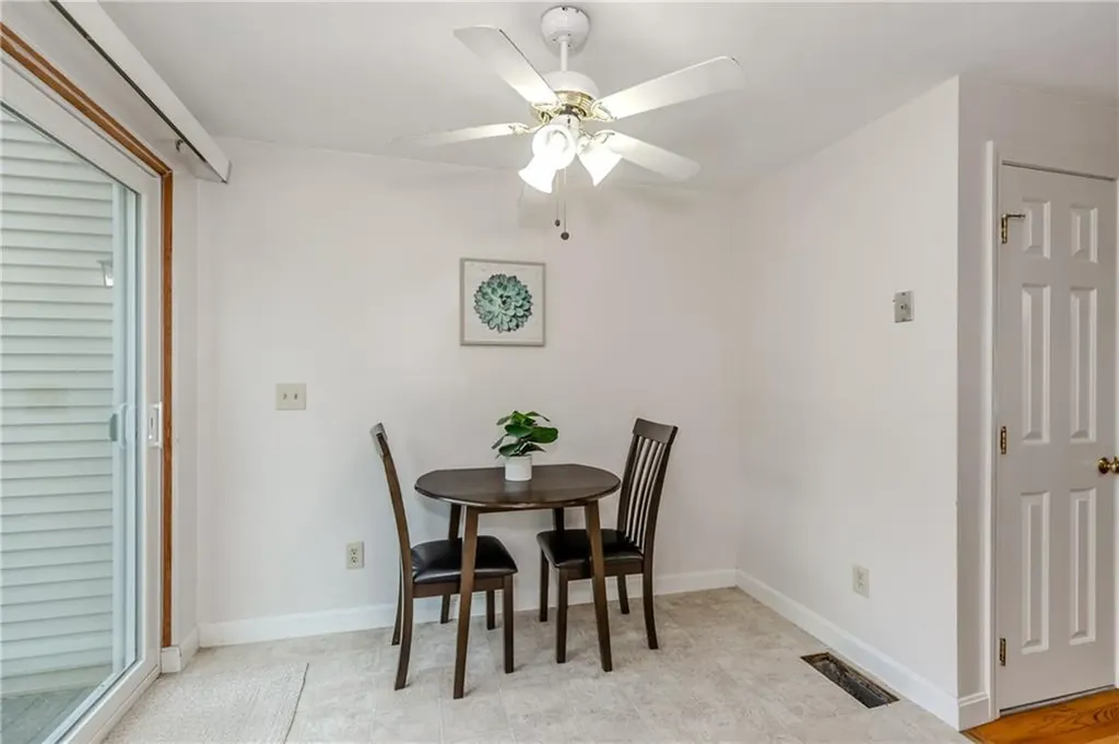 351 New London Avenue Warwick RI 02886
