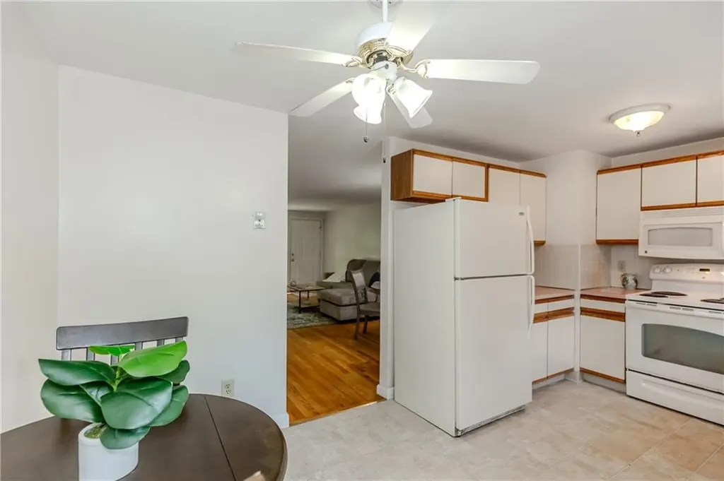 351 New London Avenue Warwick RI 02886
