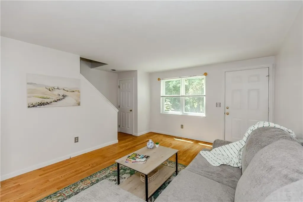 351 New London Avenue Warwick RI 02886