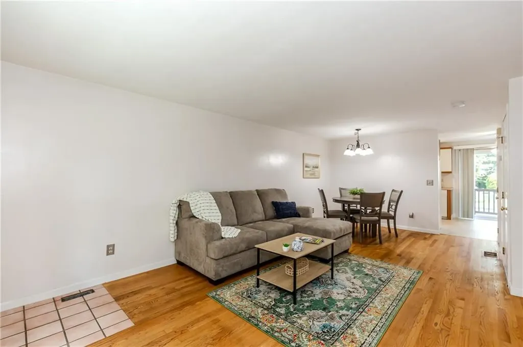 351 New London Avenue Warwick RI 02886