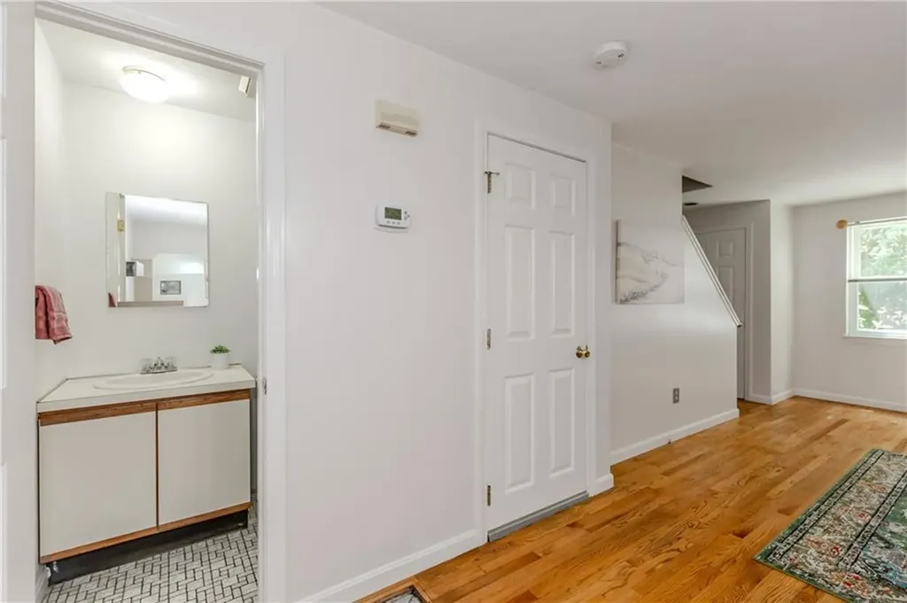 351 New London Avenue Warwick RI 02886
