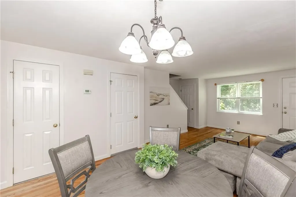 351 New London Avenue Warwick RI 02886