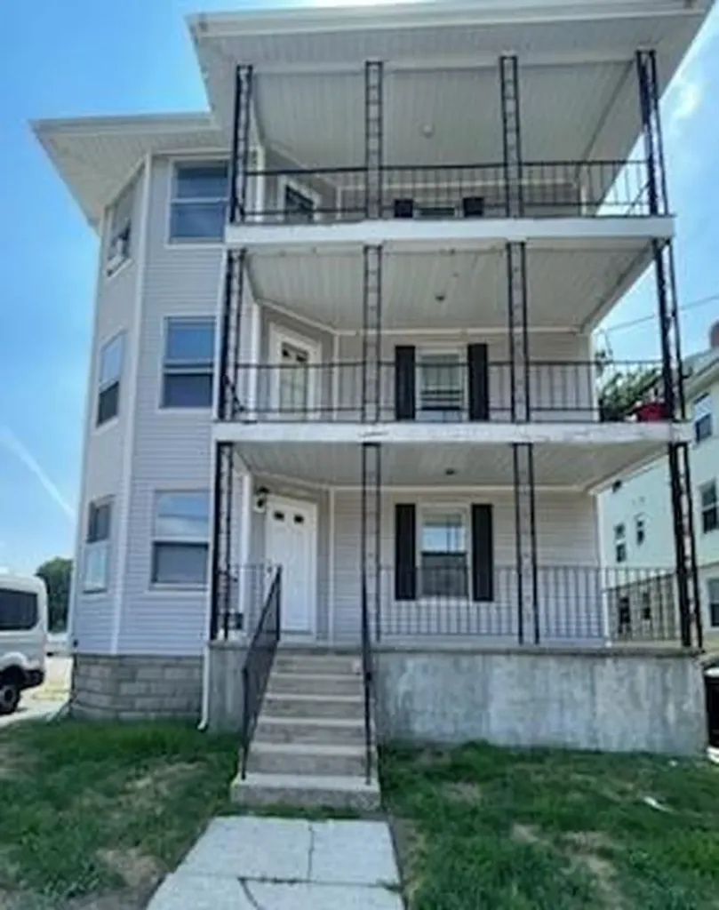 706 Front Street Woonsocket RI 02895