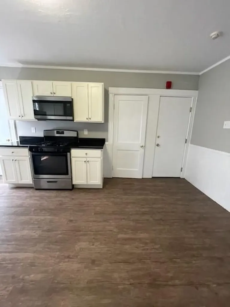 706 Front Street Woonsocket RI 02895