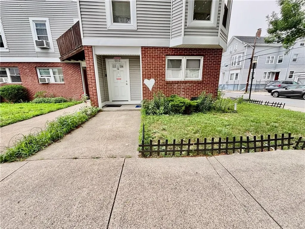 84 Tell Street Providence RI 02909