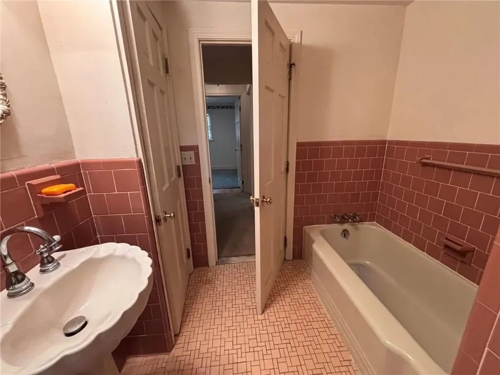 66 Bokar Street Warwick RI 02886