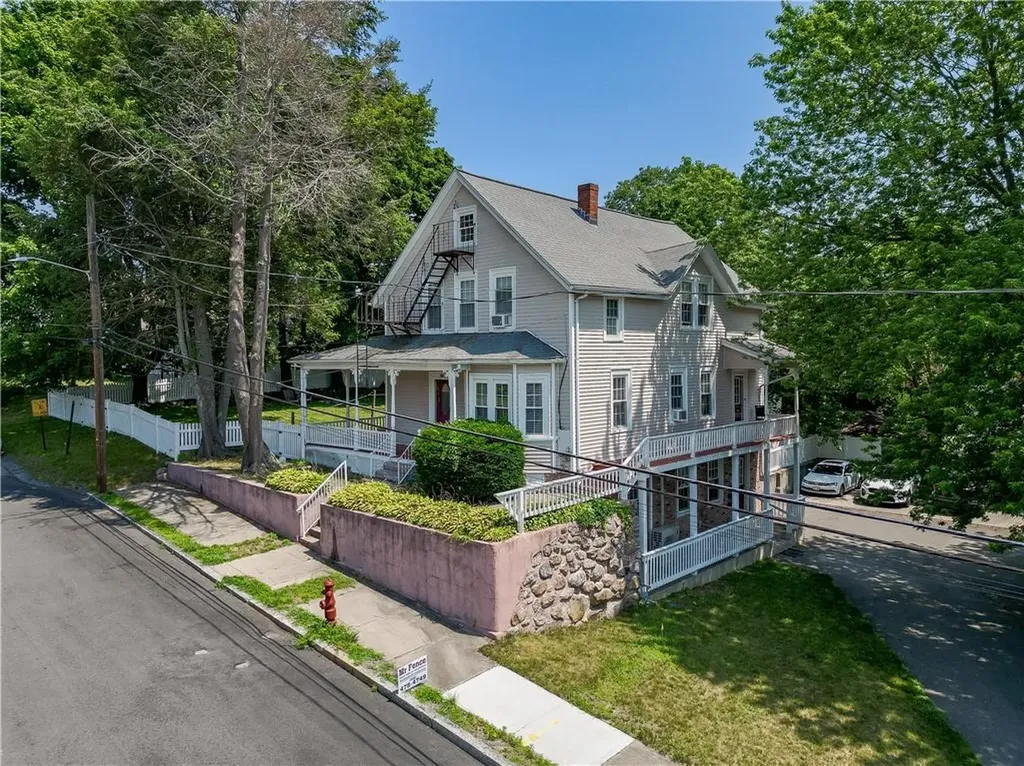 507 Summer Street Woonsocket RI 02895