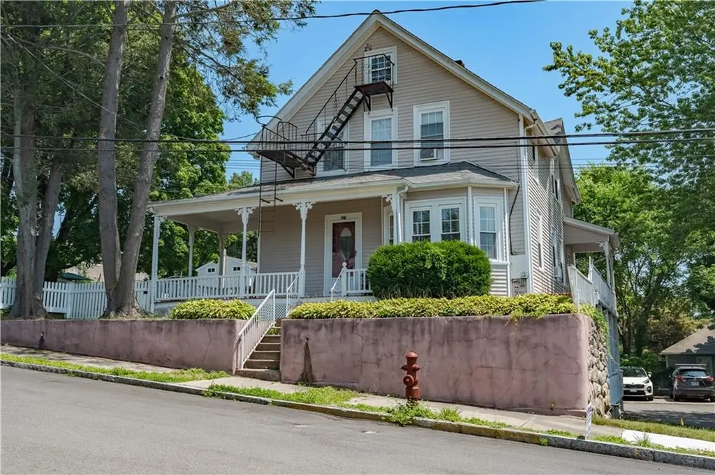 507 Summer Street Woonsocket RI 02895