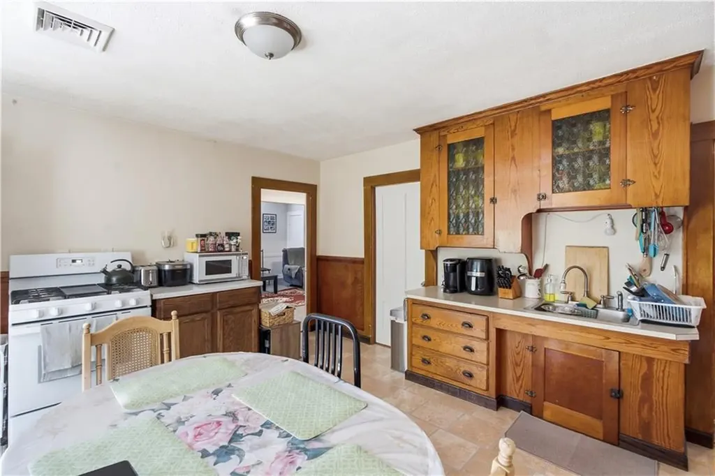 507 Summer Street Woonsocket RI 02895