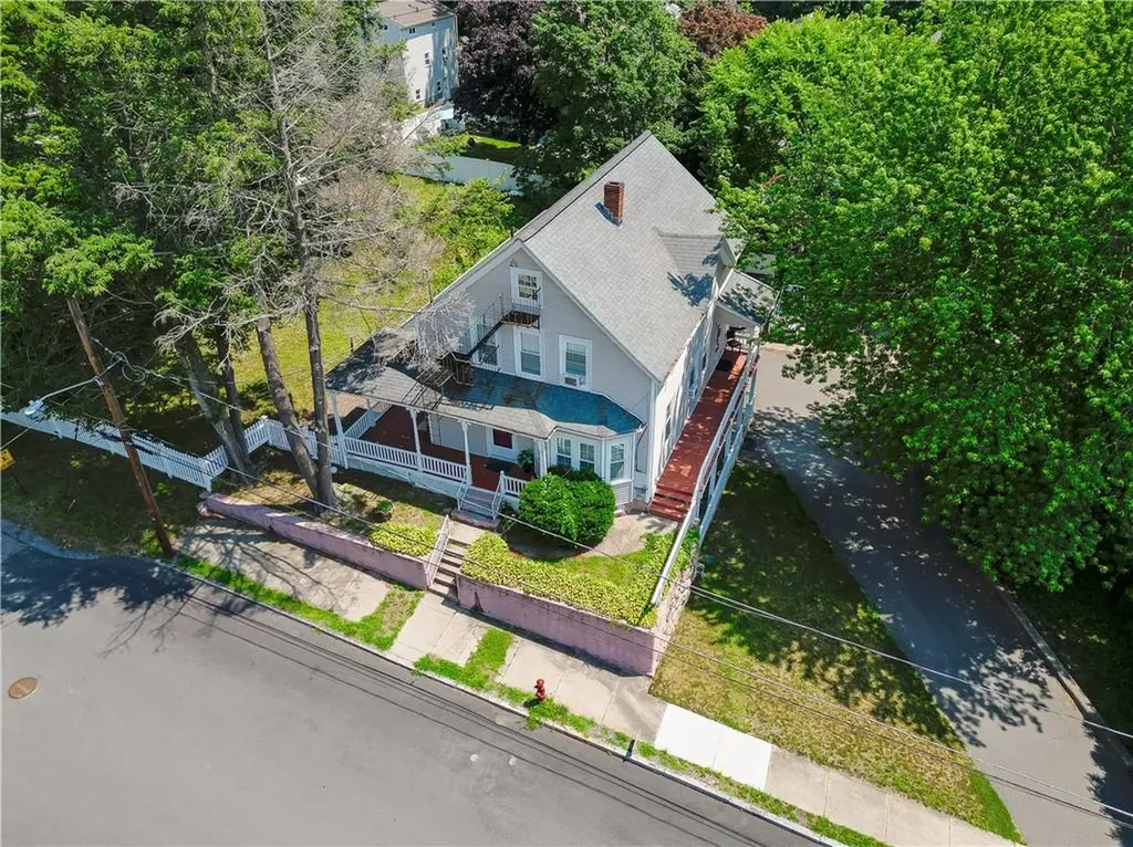 507 Summer Street Woonsocket RI 02895