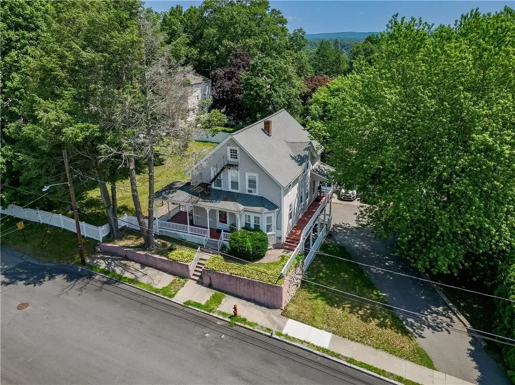 507 Summer Street Woonsocket RI 02895