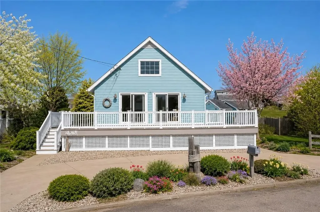 24 Redwood Drive Narragansett RI 02882