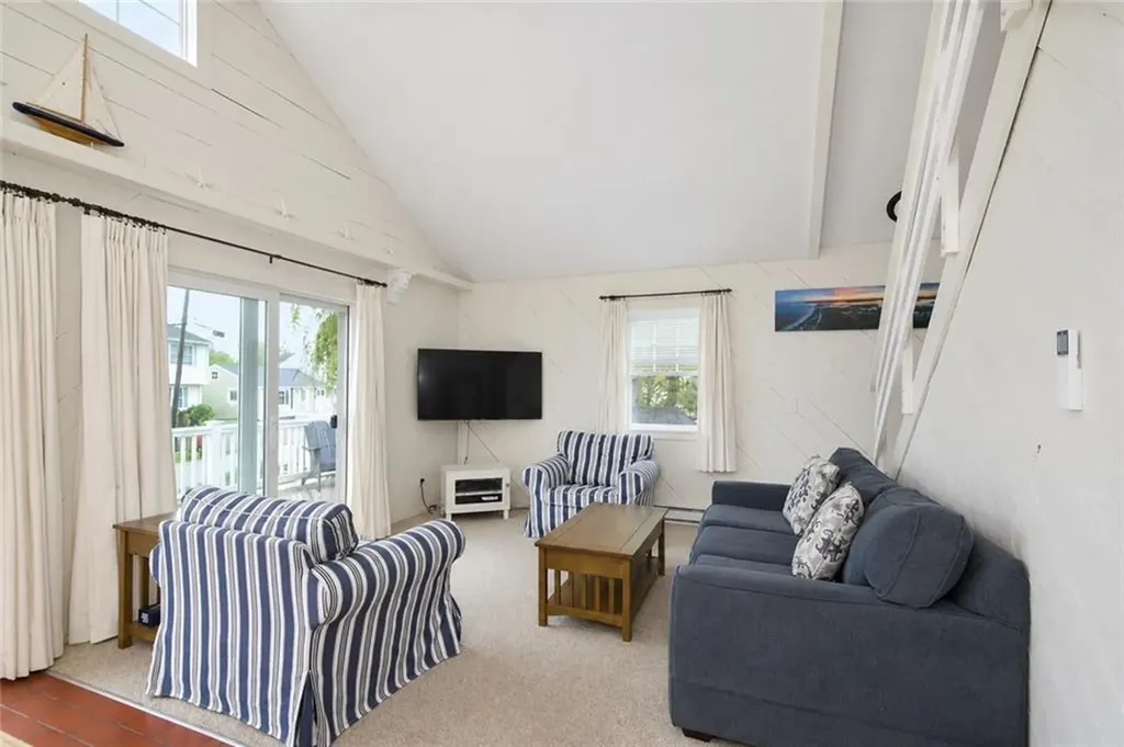 24 Redwood Drive Narragansett RI 02882