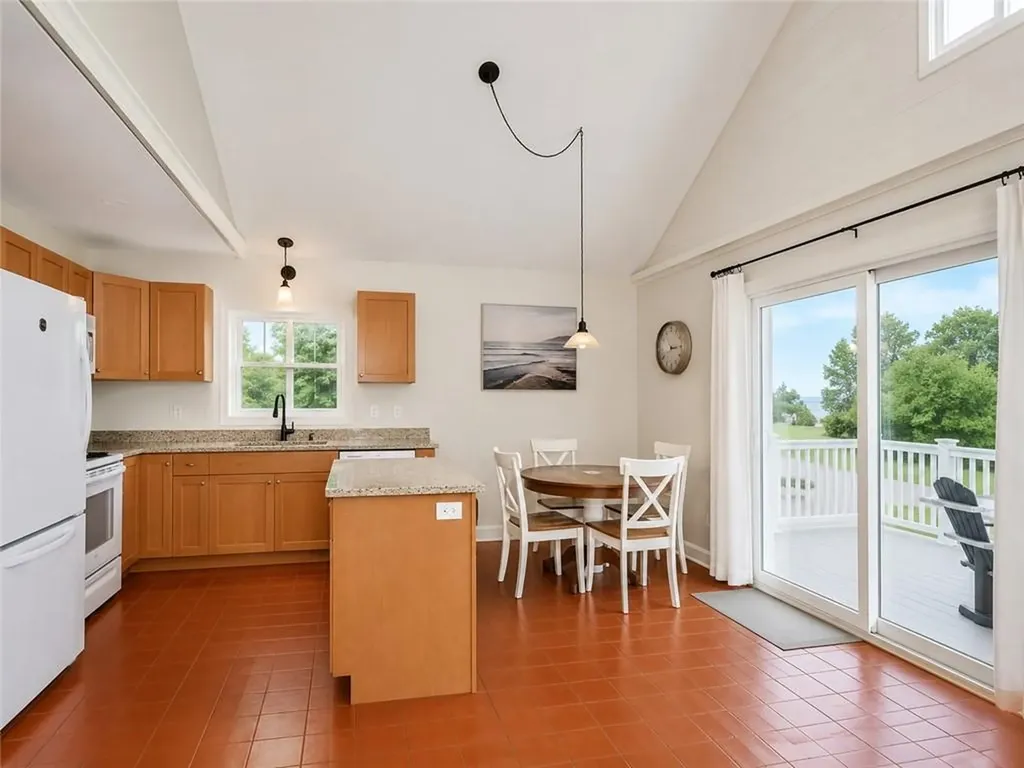 24 Redwood Drive Narragansett RI 02882