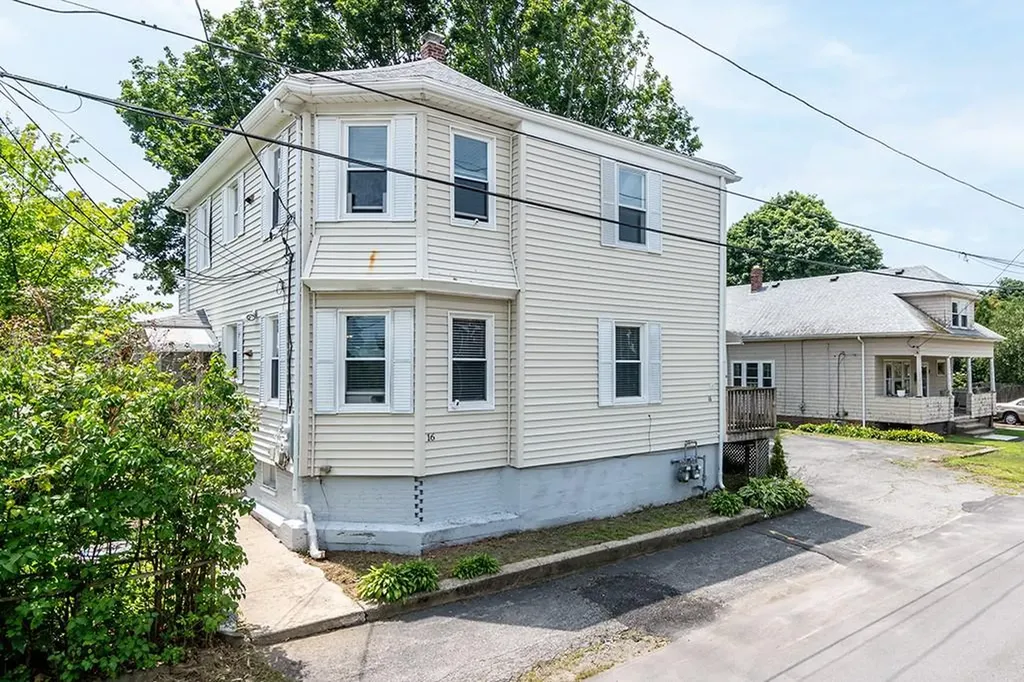 16 Sherwood Street Cranston RI 02920