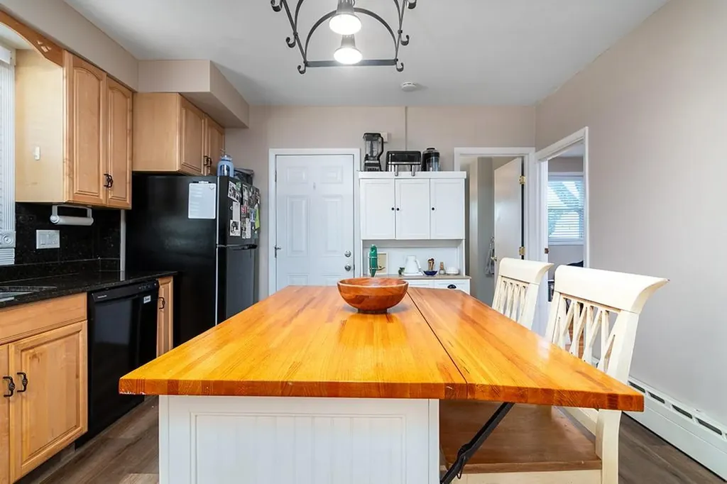 16 Sherwood Street Cranston RI 02920