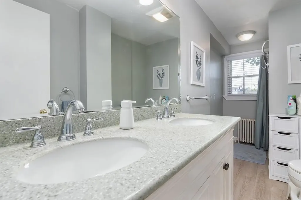 16 Sherwood Street Cranston RI 02920