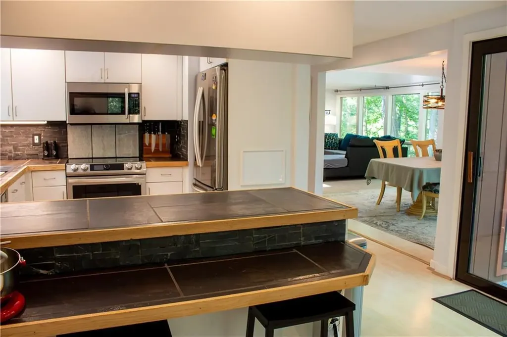 466 Greenbush Road Warwick RI 02818