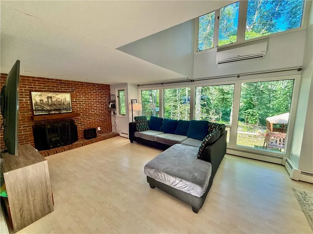 466 Greenbush Road Warwick RI 02818