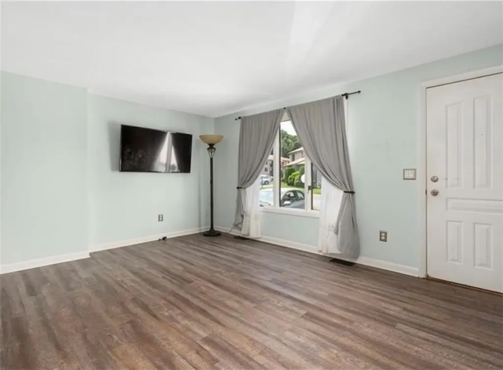 14 Kristee Circle West Warwick RI 02893